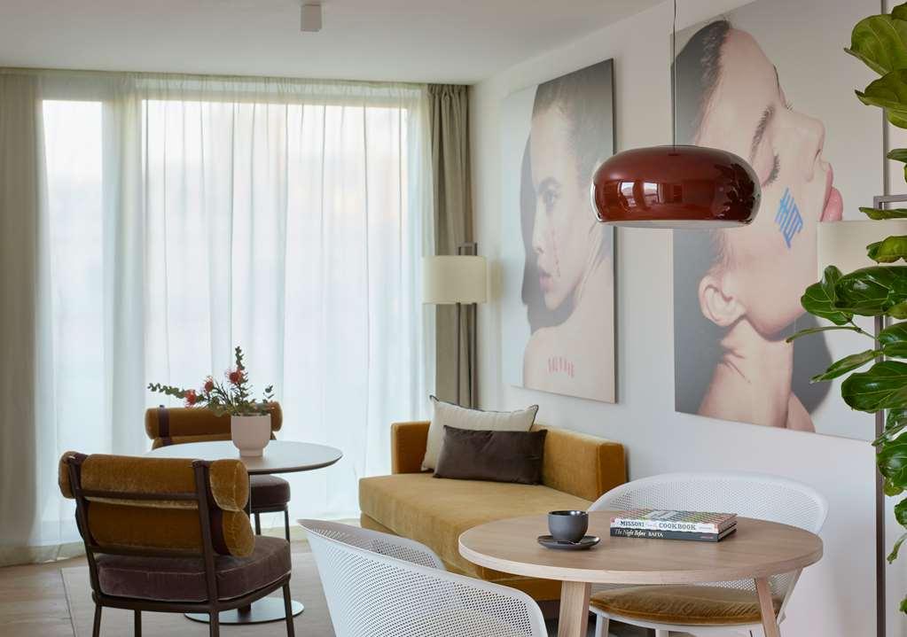 Me Barcelona Hotel Room photo